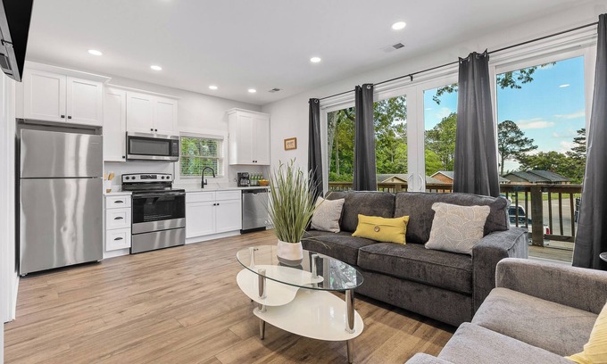 Chattanooga Casa | Mountain View House minutes from Downtown Chattanooga, TN. Cul-de-sac location!