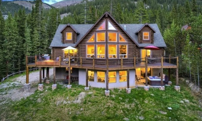 Breckenridge Casa | Mountain View Lodge: Incredible Long Stay Log Home
