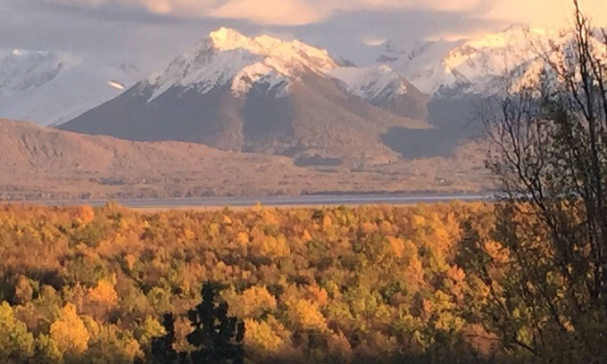 Knik-Fairview Casa | Colonos Mountain View Retreat II