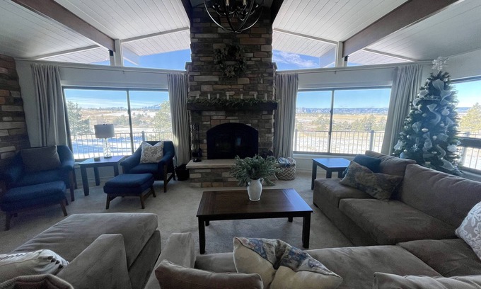 Colorado Springs Casa | Mountain View Country Home with beautiful views out every window.