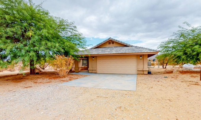 Indian Cove Casa | Mountain-view desert retreat with central AC, fireplace, lanai, & washr/dryer