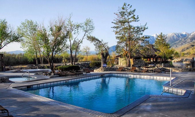 Genoa Villa | Impresionantes vistas a la montaña y aguas termales al aire libre | A solo 30 minutos del lago Tahoe