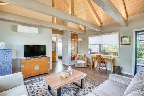 Thurston Casa | Mountain Views Peaceful Eugene Country Cottage!
