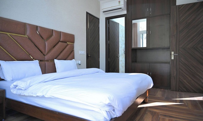 Dharampur Hotel | Mountain Vista