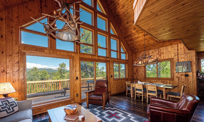 Nederland Casa | Mountain Vista Retreat with Hot Tub and Sauna