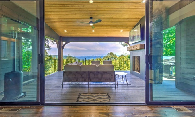 Big Canoe Casa | Mountain Vistas, Fireside Sips, Game Nights, Golf Rounds, Hiking Trails & Lake Swims - Moon Shine