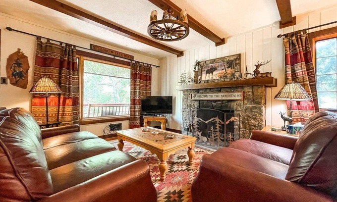 Cascade-Chipita Park Cabina | Mountainside Cabin | peaceful | near hiking trails