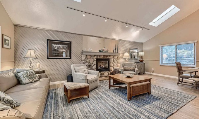 Perry Park Casa | Mountainside Escape: EV Charger, Patio & Views