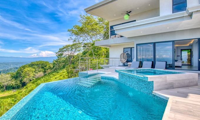 Camaronal Casa | Mountainside Retreat Exquisite OceanViews Sleeps6