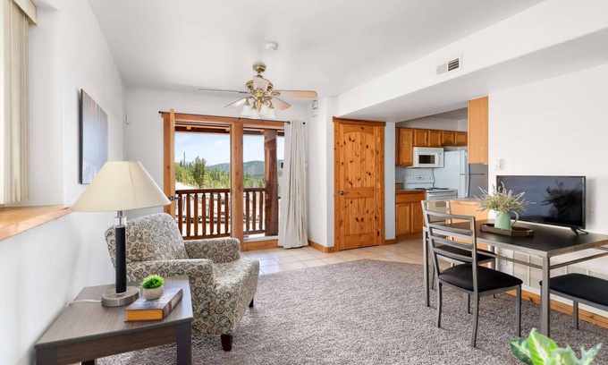 Saint Mary's Condominio | Mountaintop condo | 20 mins to downtown Miner Street | walk to trailhead "St Mary's Glacier Getaway"