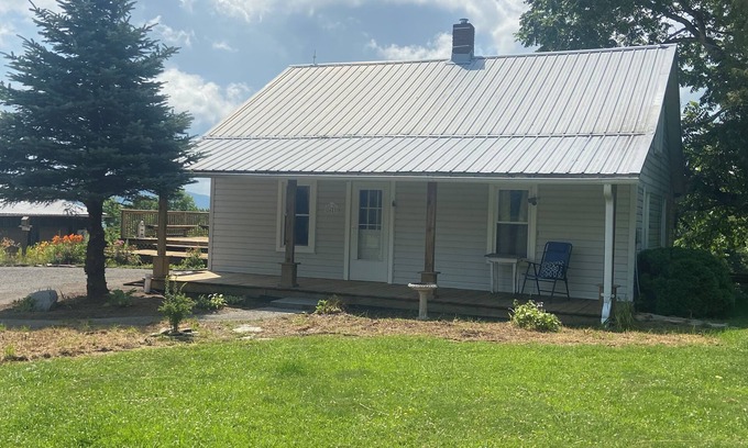 Wilson Creek Casa | Mountaintop Cottage at near 3500 ft, close to Grayson Highlands & the New River