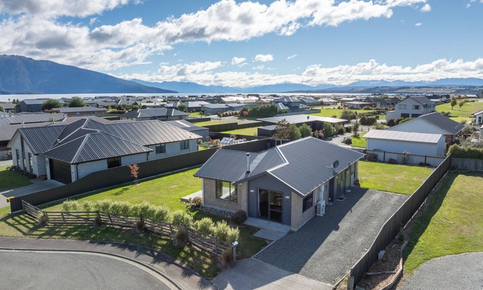 Te Anau Casa | Mountainview Escape - Te Anau Holiday House
