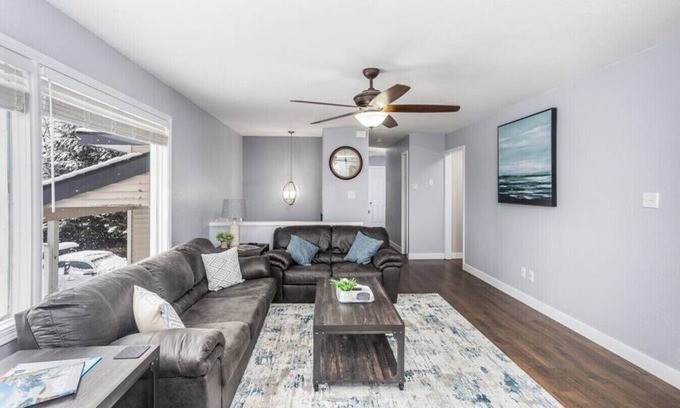 Seward Casa | MountainView Getaway - Spacious Home, Sleeps 11