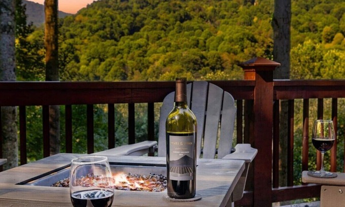 Waynesville Cabina | MountainViews|HotTub|FirePit|BBQ|EV Charger