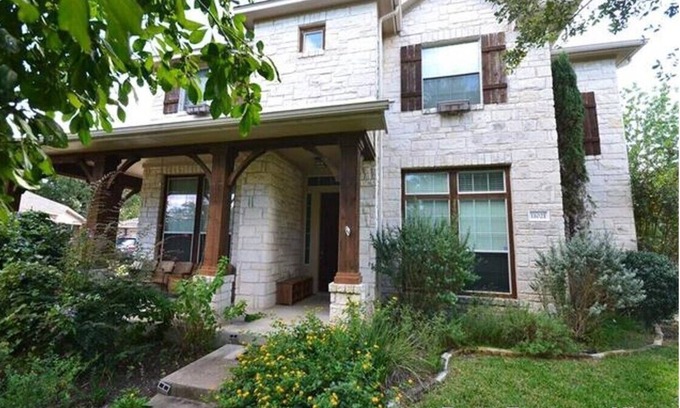 Circle C Ranch Casa | MOVE-IN READY / 4BR / 3.5BA / GREAT SCHOOLS / QUIET STREET / LOVELY NEIGHBORHOOD