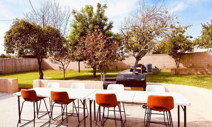 Valinda Casa | Movie Nest / 2BR / Huge Backyard w Grill by Zen Living