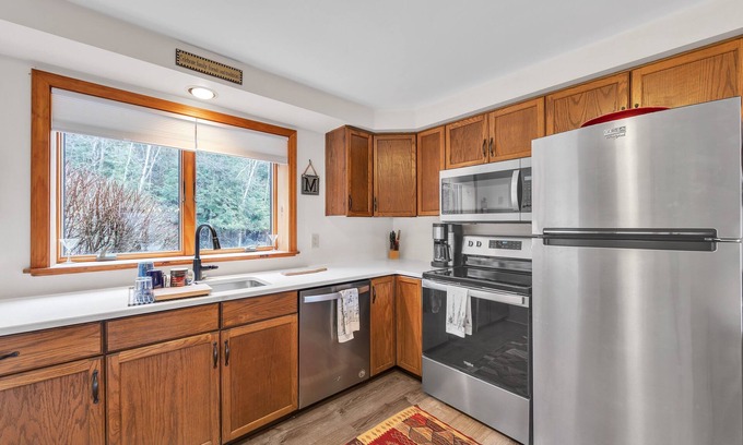 North Creek Casa | Moxham 58h - Adirondack Retreat Mountain Views 3 Bedroom Townhouse by The Summit at Gore Mountain