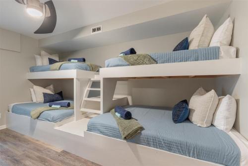 Anderson Casa | Moyers Landing Lakefront