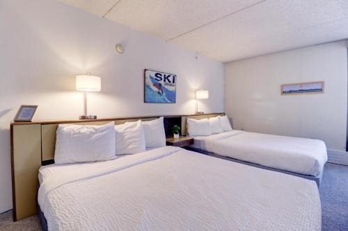 Copper Mountain Village Hotel | MP522 Mountain Plaza Hotel Room