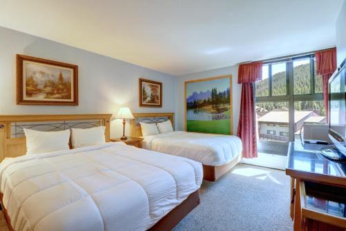 Copper Mountain Village Hotel | MP613H Mountain Plaza Hotel Room Hotel Room