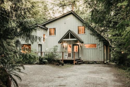 Glacier Chalet De Esquí | Mt Baker Rim Cabin 19 - Pet Friendly, WIFI, Hot Tub, Sleeps 10