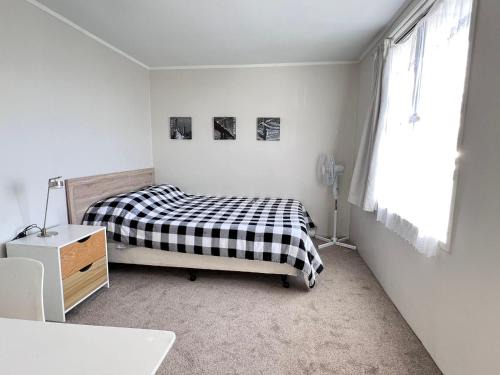 Mount Eden Casa | MT Eden home at commercial food street
