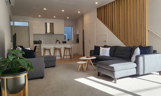 Wellington Casa | Mt Vic City Fringe w/ free carparking