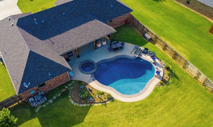 Lawton Casa | Mtn Escape Pool, Hot Tub, Fire Pit, Pet OK!