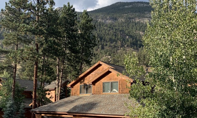Estes Park Casa | Majestuosa obra maestra de montaña. Deléitese en una excelente casa de Estes Park.