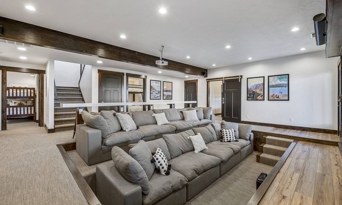 St. Charles Cabina | Mtn Shadow Lodge South with Indoor Sports Court (Sleeps 36) by Bear Lake Luxury