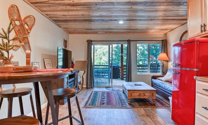 Green Mountain Falls Apartamento | MTN Town Escape - the Fox Den, 1 Bdrm luxury Apt