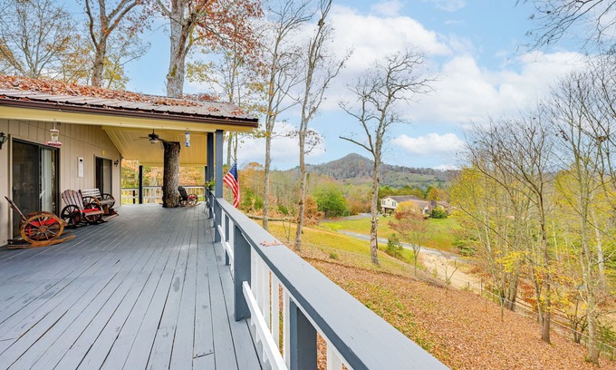 Franklin Casa | Mtn-View Home w/ Game Room in Franklin!
