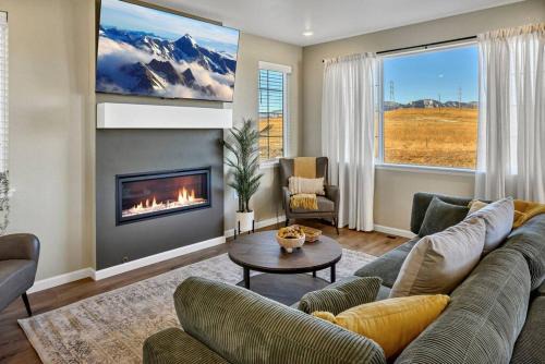 Superior Casa | Mtn View Oasis: 5bd - Movie/Game - Golden Tee