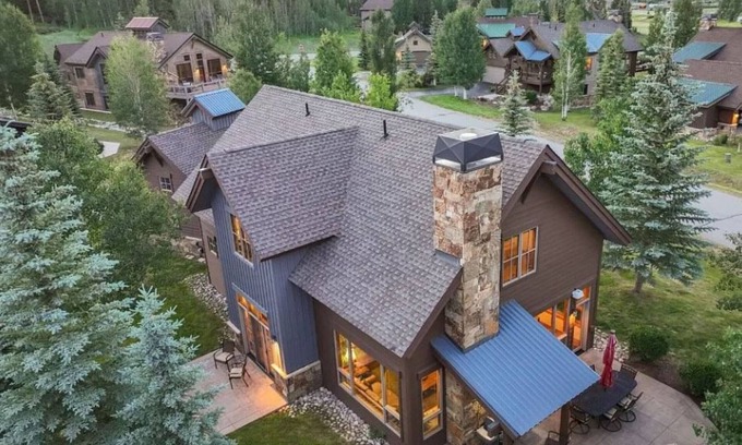 Three Peaks Chalet De Esquí | Mtn Views! Fire Pit, Dog Friendly, Ski, Hike, Play