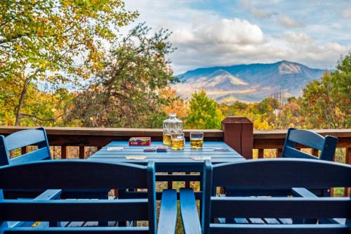 Chalet Village Casa | Mtn Views, Hot Tub, Sauna, EV, Arcade!