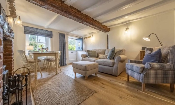 Stiffkey Cabaña | Una acogedora casa de campo con bonitas vistas y encantadores jardines.