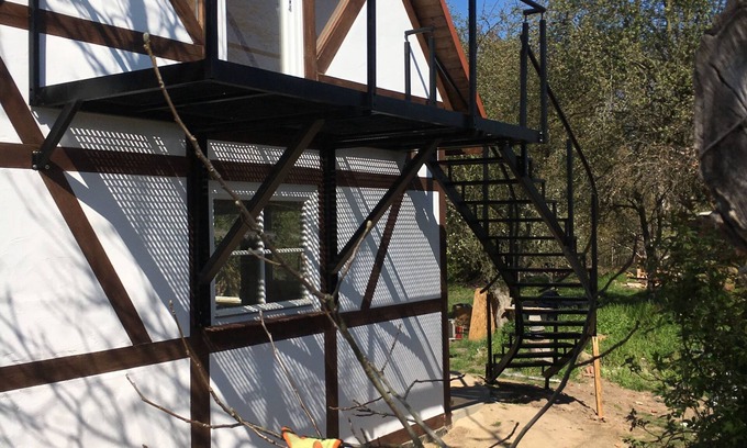 Kustrin-Kietz Casa | Mud building in the old apple orchard