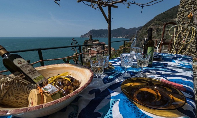 Vernazza Apartamento | Muin a Ventu Historical Tower