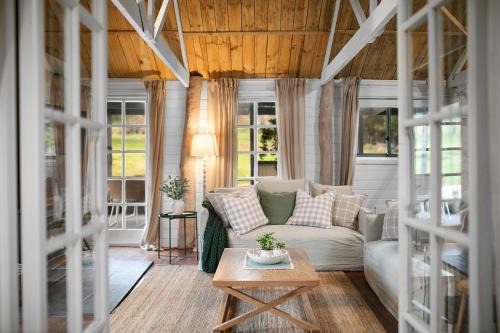 Blakiston Casa | Mulberry Cottage