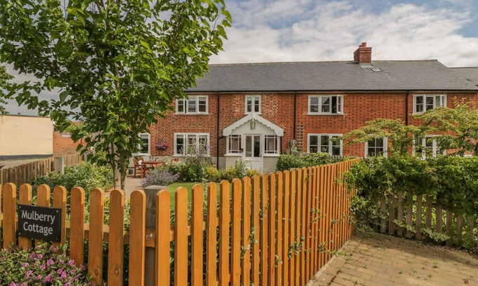 Hadleigh Cabaña | Mulberry Cottage, HADLEIGH