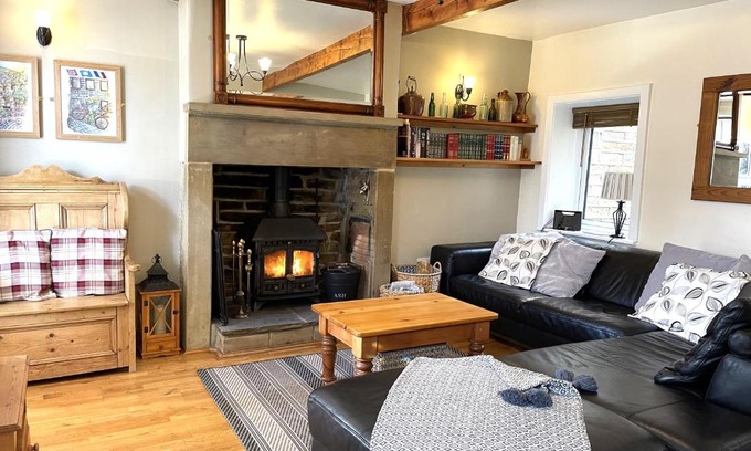 Haworth Casa | Mulberry Cottage with Wood Burner, Garden and Easy Parking
