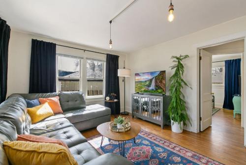 Fort Collins Casa | Mulberry Place - A Charming Cottage Near Old Town!