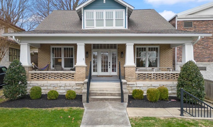 Downtown Casa | Muletown Haven – Stunning Downtown Escape!