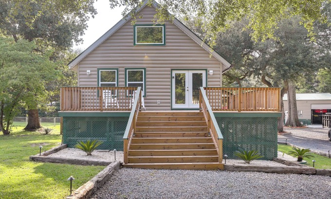 Russellville Cabina | Multi-Level Bonneau Cabin: Walk to Lake!