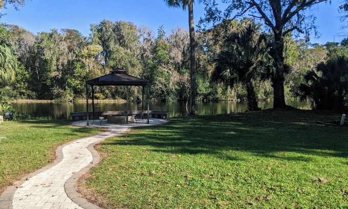 Dunnellon Casa | Fechas de verano disponibles - Capacidad 15 / Se admiten mascotas / Precios de lanzamiento