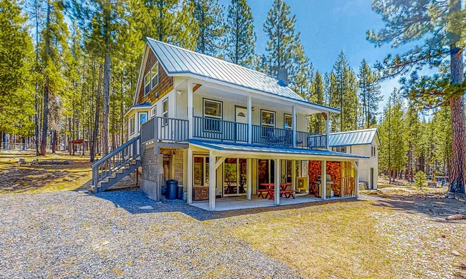 Crescent Casa | Multiple Unit Retreat w/ Firepit & Enclosed Yard