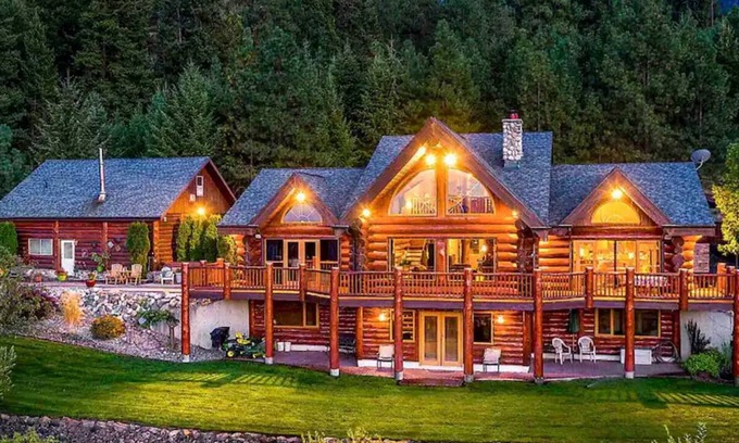 Colville Casa | Muncton Mountain Lodge