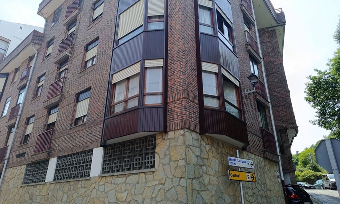 Mundaka Condominio | MUNDAKA IPAR ETXEA El corazón de Urdaibai, Apartamento familiar.