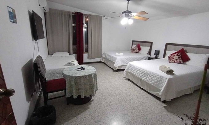 Zona 13 Hotel | MUNDO HOSTAL