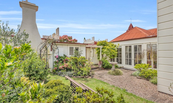 Merimbula Cabina | Munns Tower House- In the Heart of Merimbula